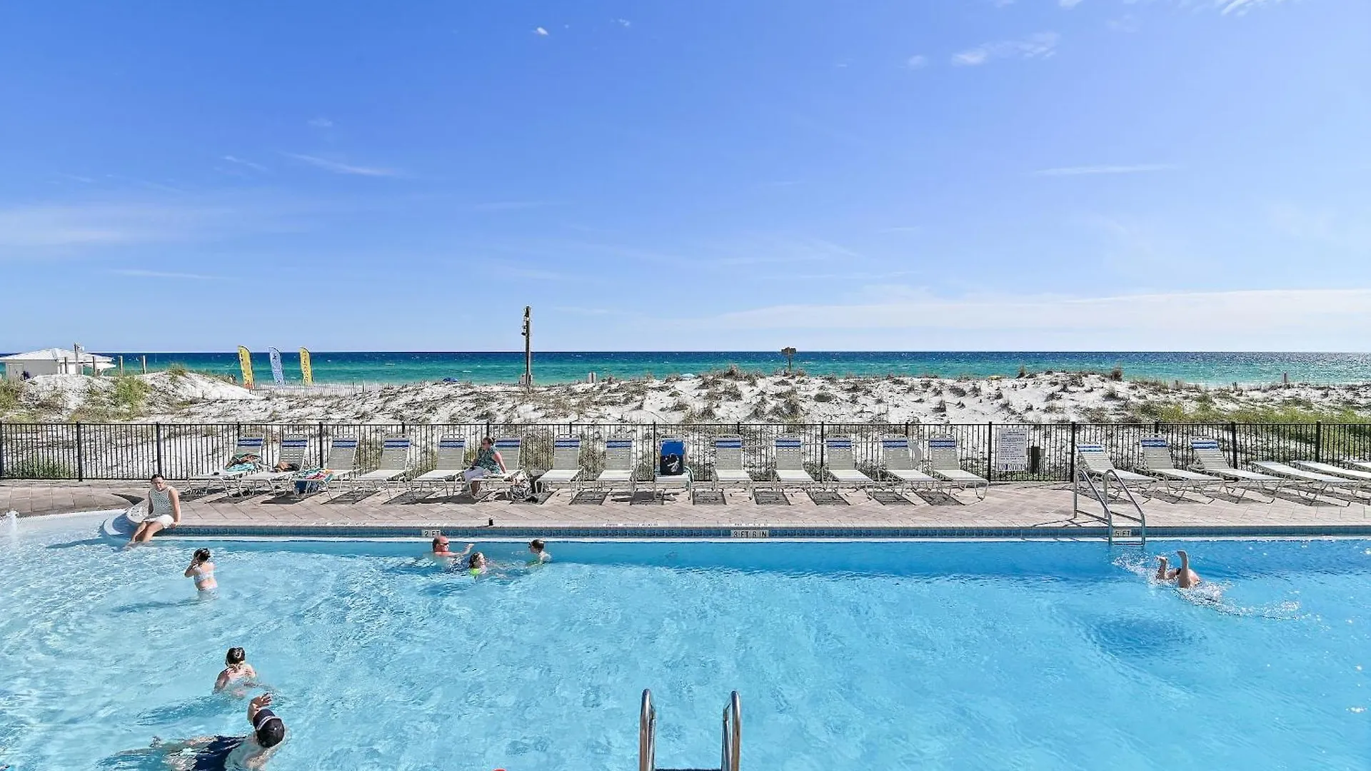 Pelican Aparthotel