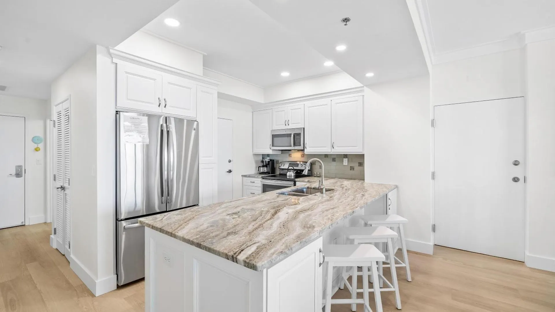 Holiday home Tides 204-205 Lockout