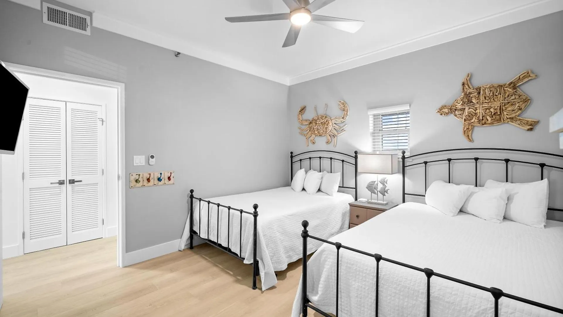 Holiday home Tides 204-205 Lockout