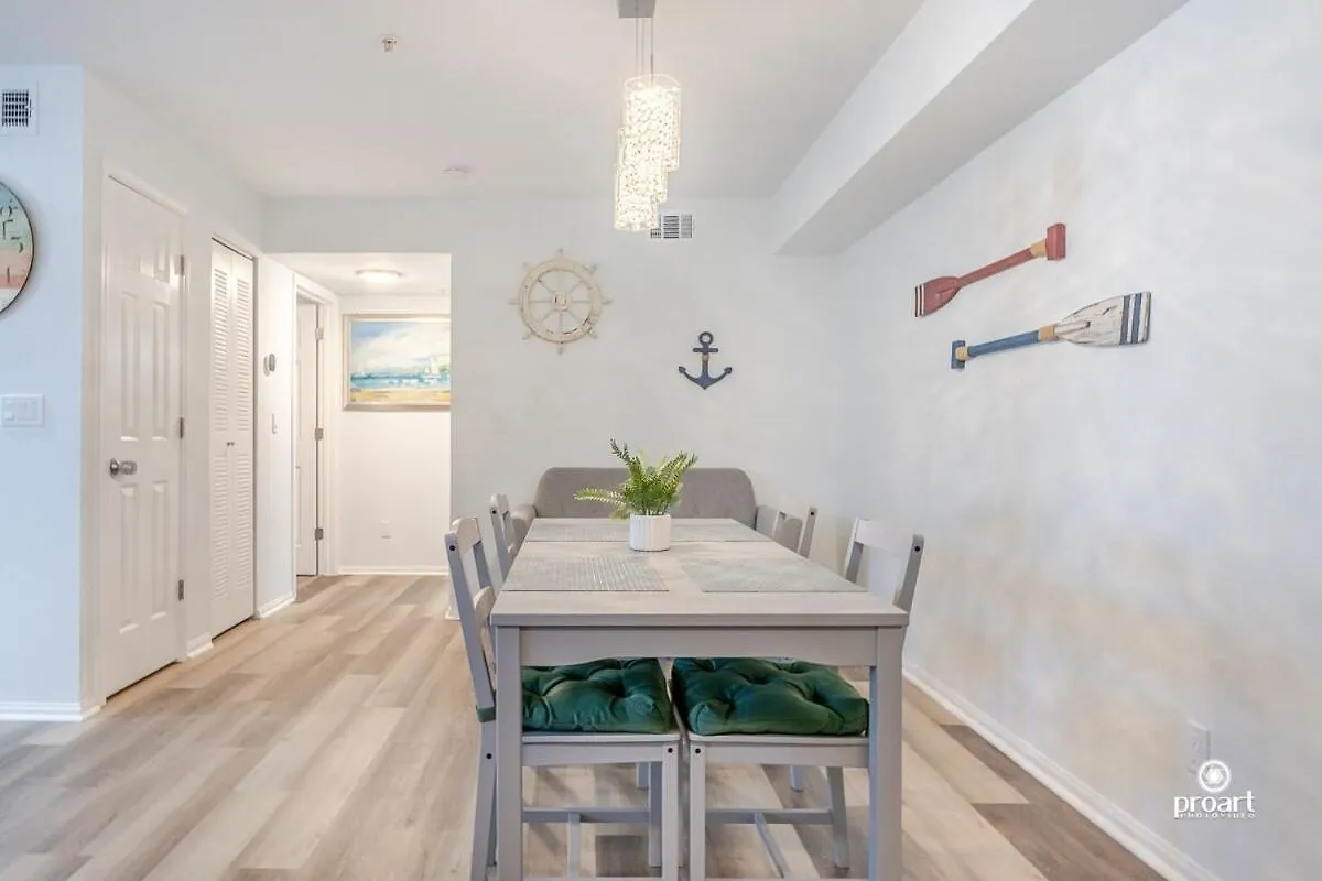 Cozy Under The Palms Apartment Destin