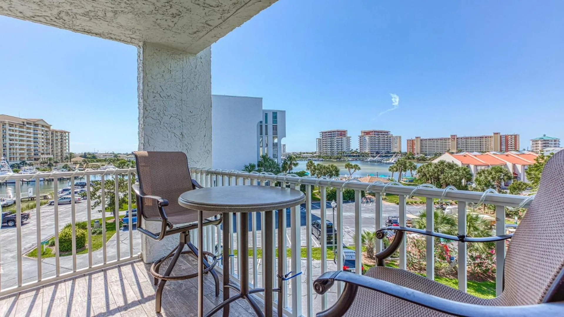 Dolphin Point 402b - 2br On Isle Holiday home