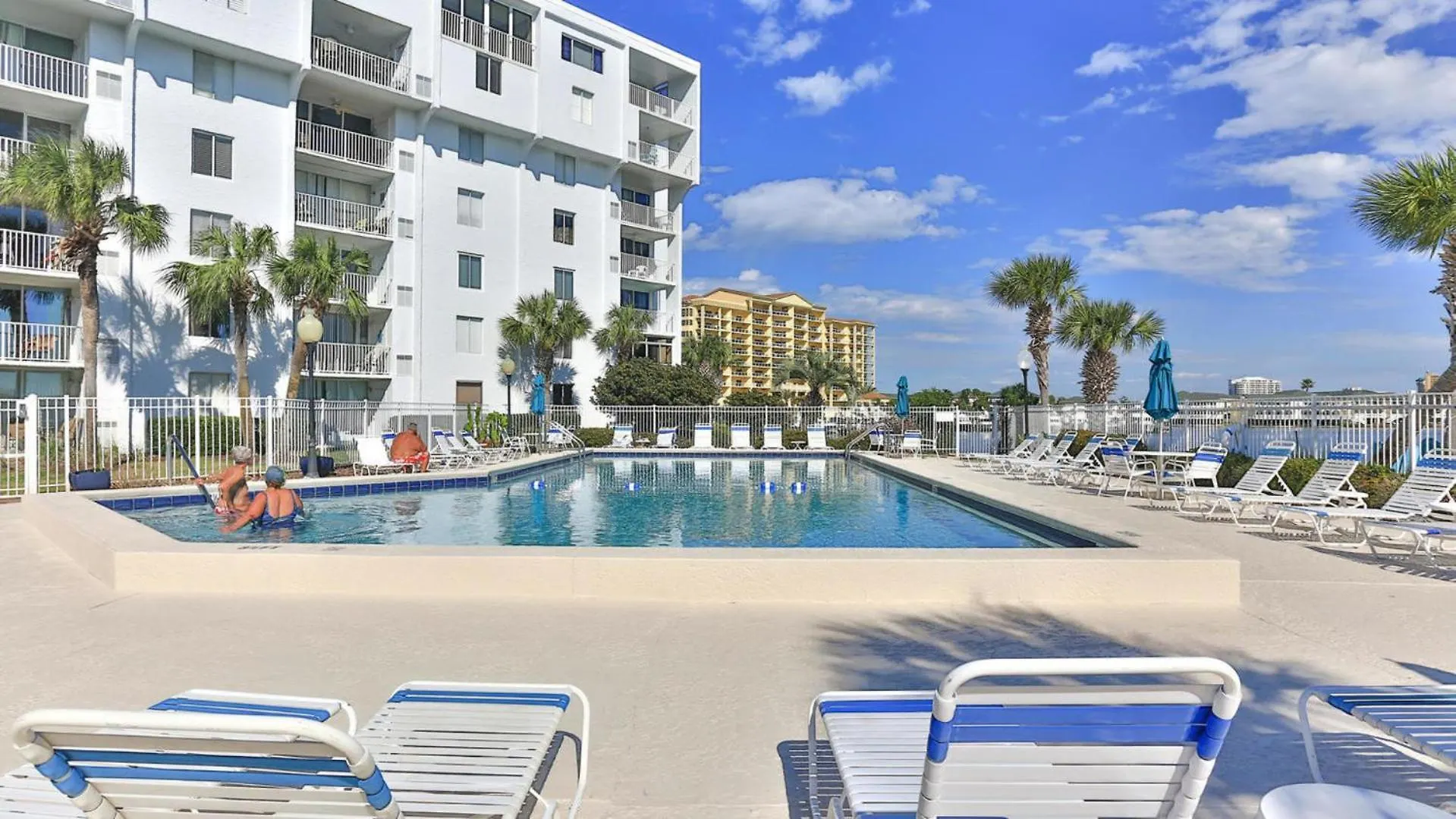 Holiday home Dolphin Point 402b - 2br On Isle