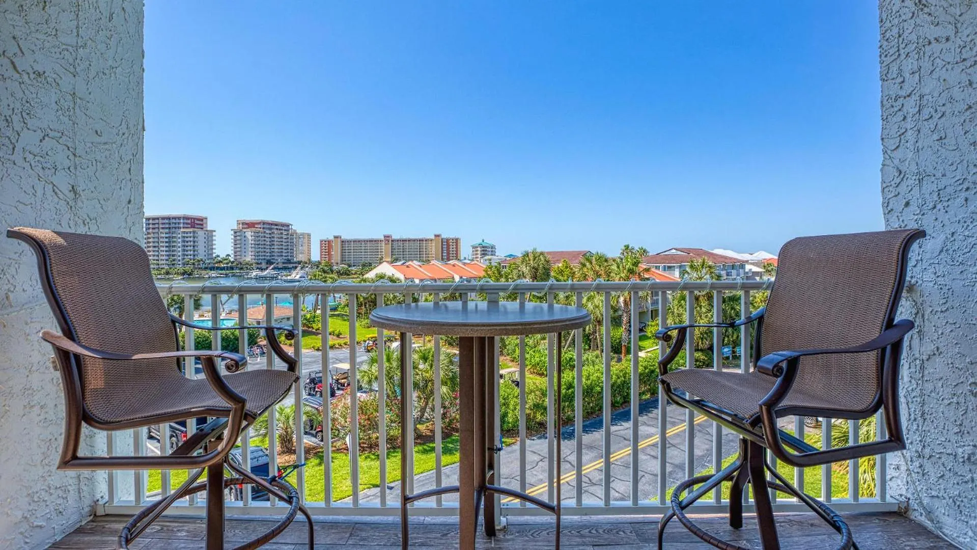 Dolphin Point 402b - 2br On Isle Holiday home Destin