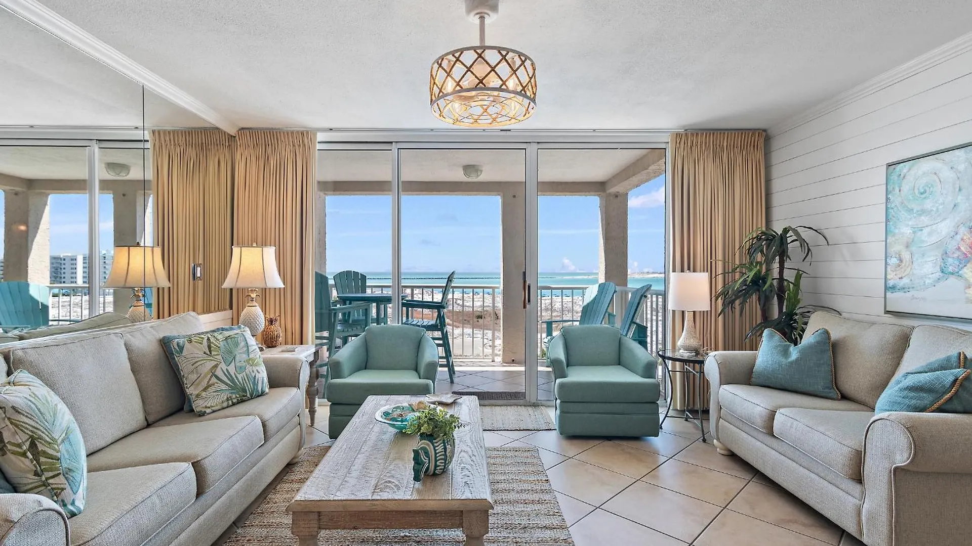 Magnolia House 504 At Pointe Apartment