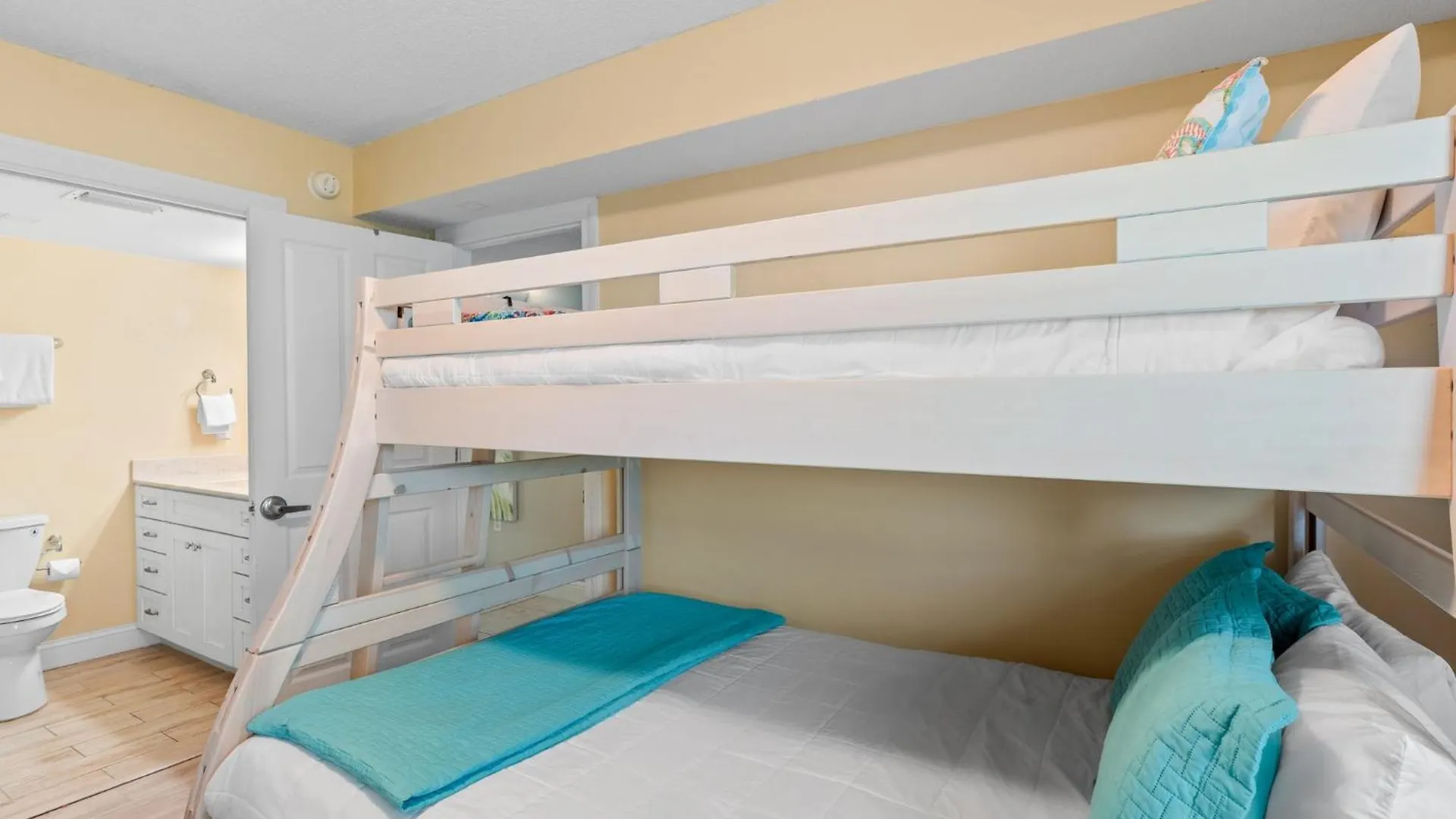 Apartment Silver Dunes 1302c By Newman-dailey