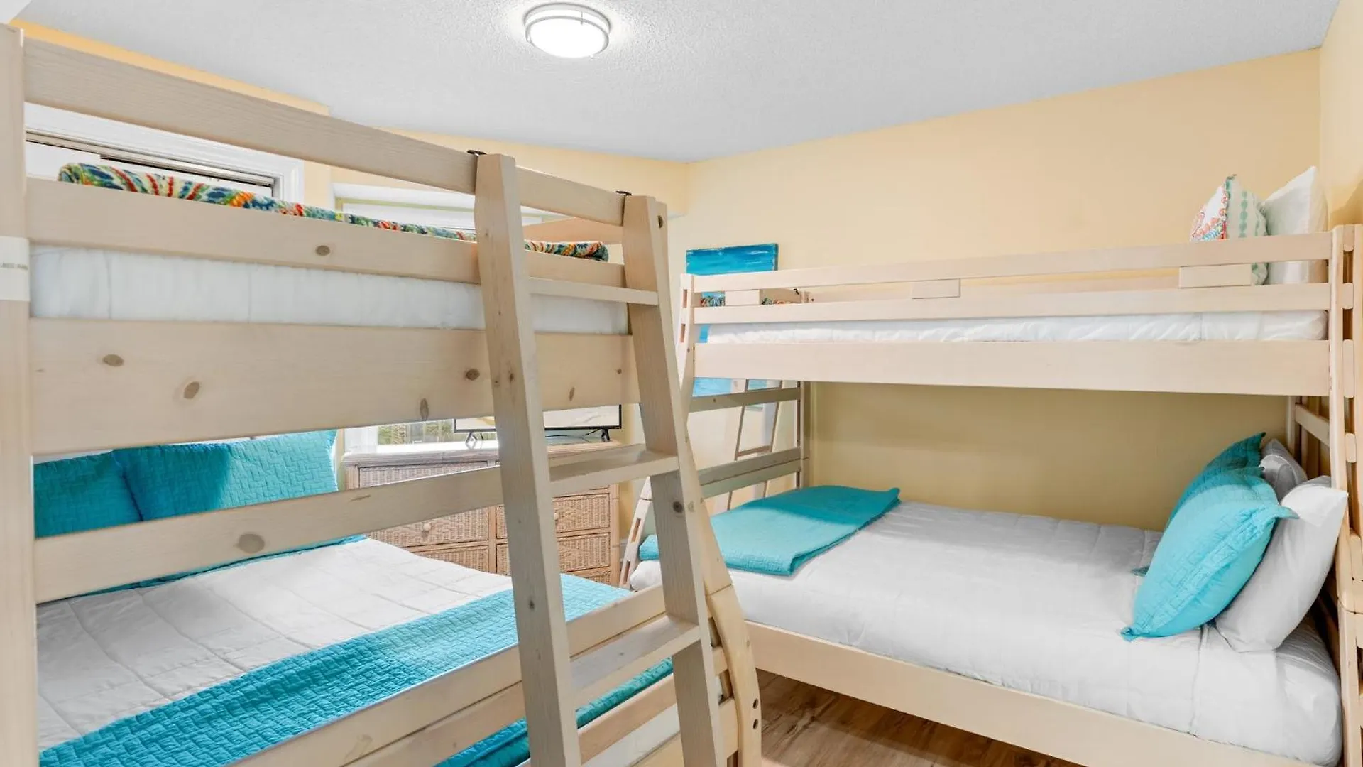 Apartment Silver Dunes 1302c By Newman-dailey