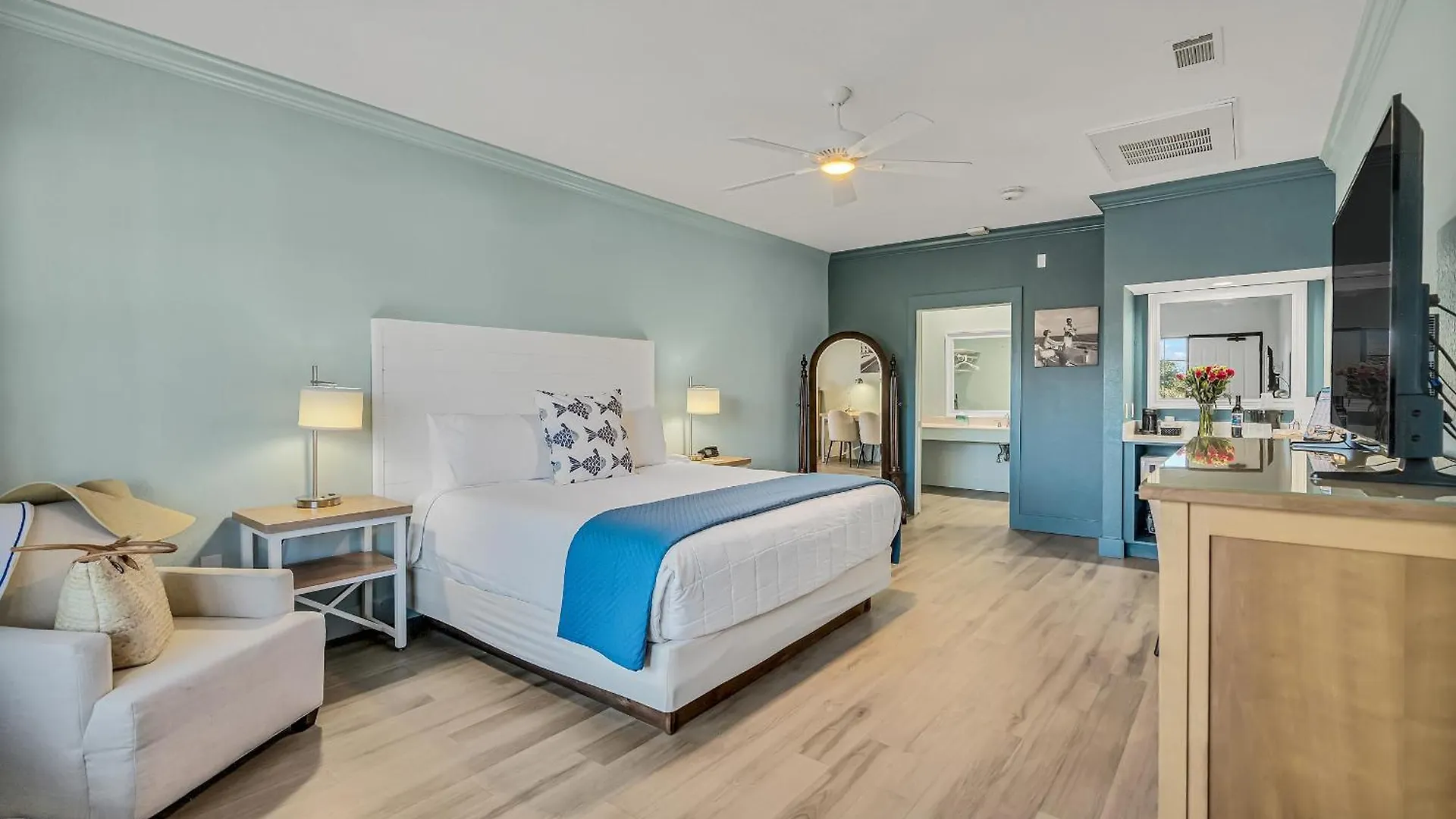 Beachside Hotel 3*