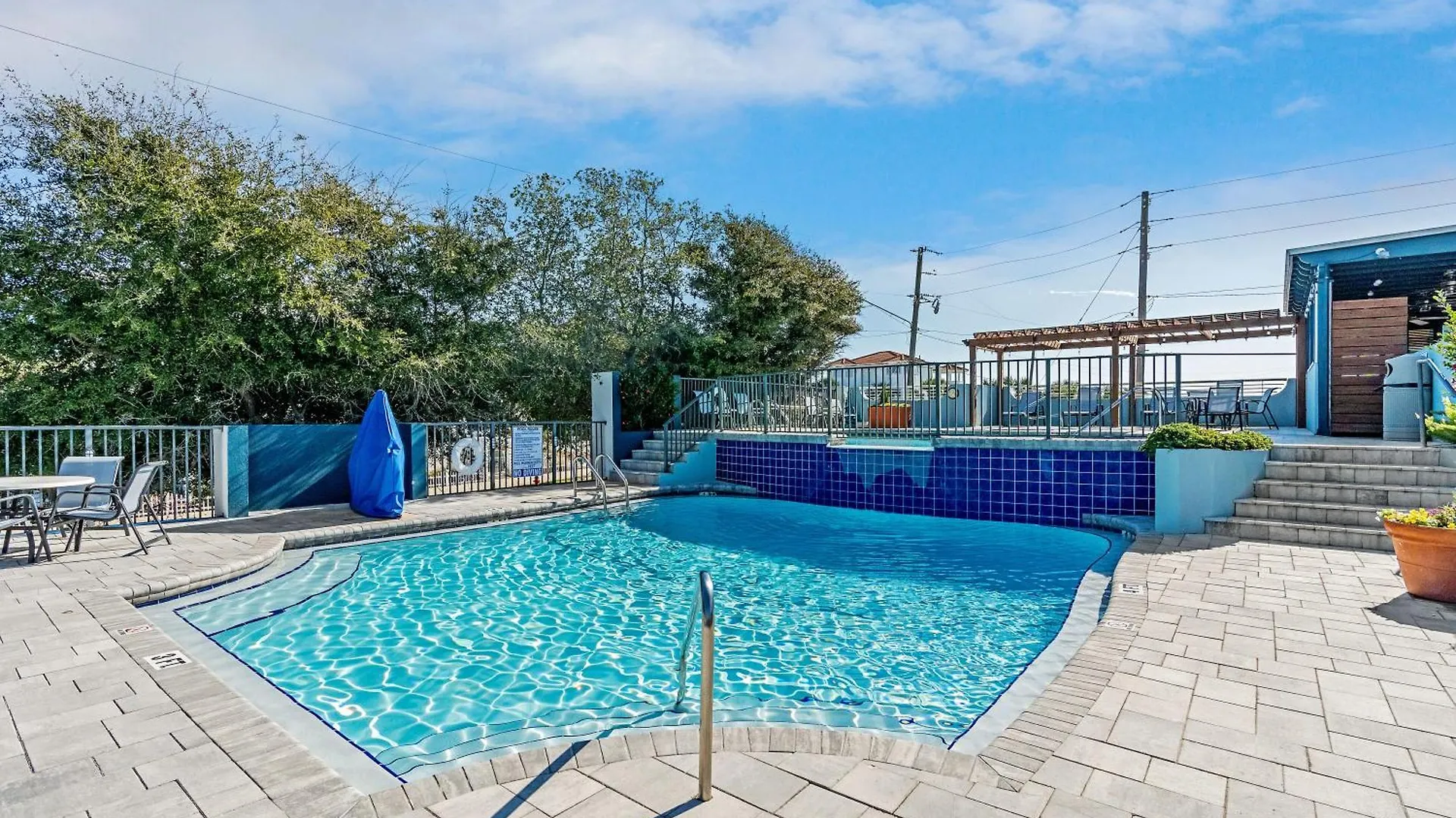 Beachside Hotel 3*
