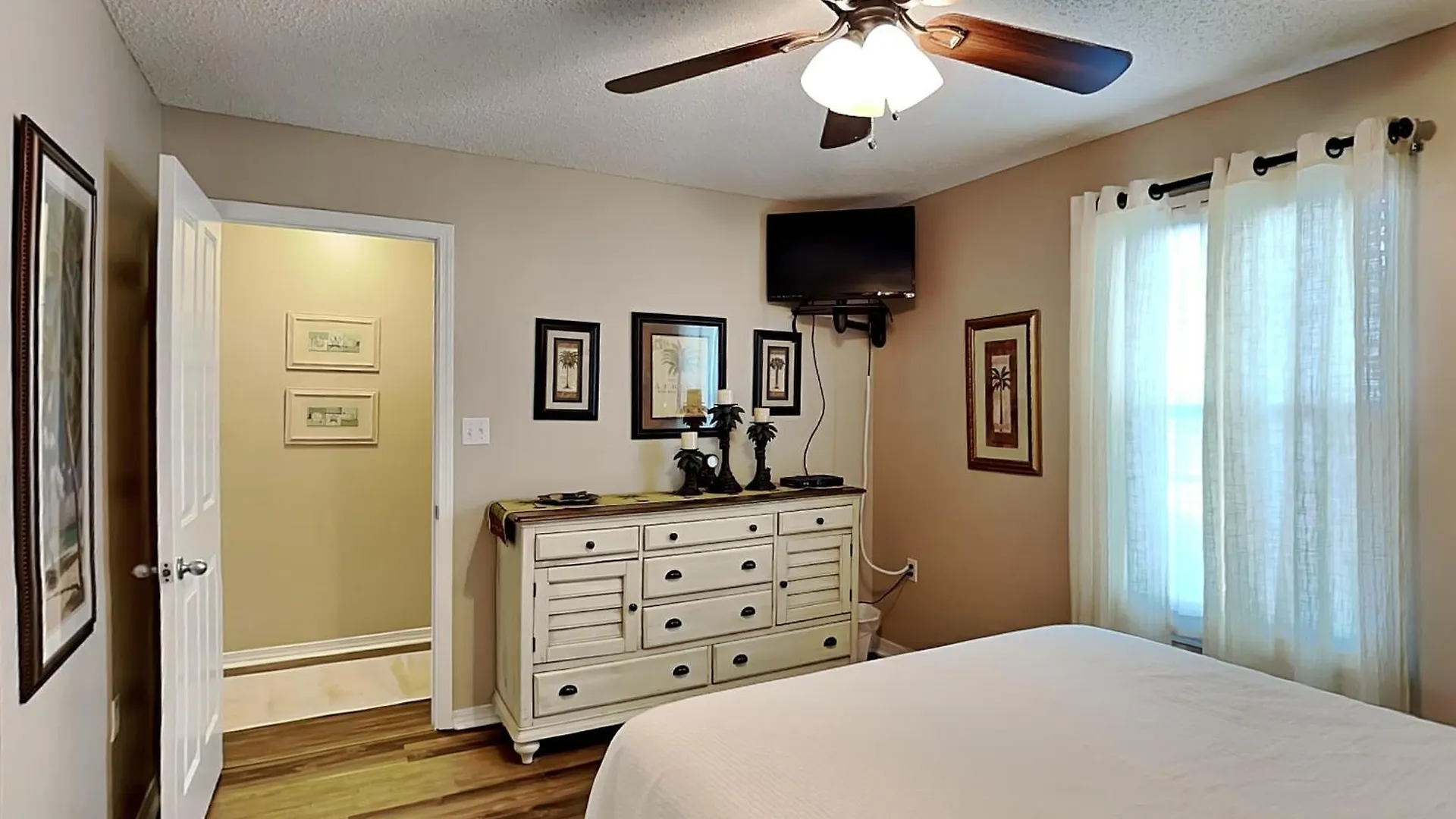Grand Caribbean 210 East Apartment *