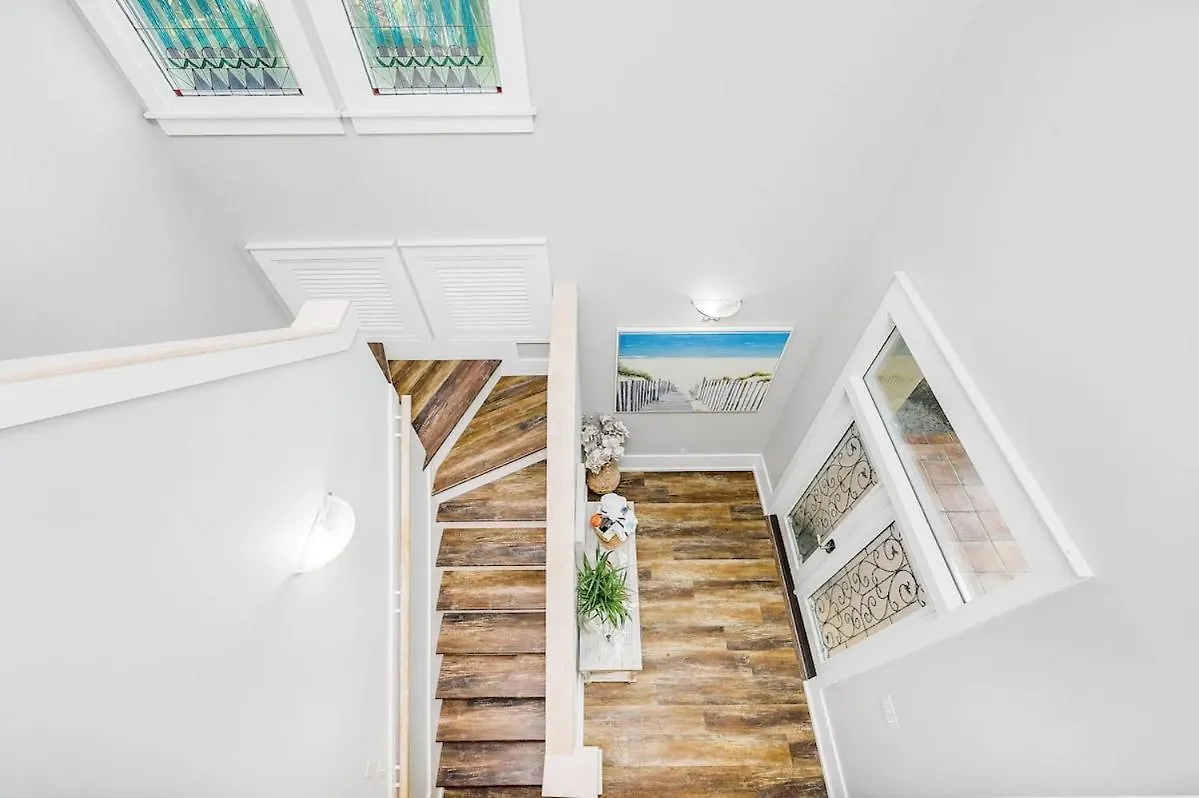 Luxury 3br Gated - Infinity Pool, Walk To Private - Vet-owned! *