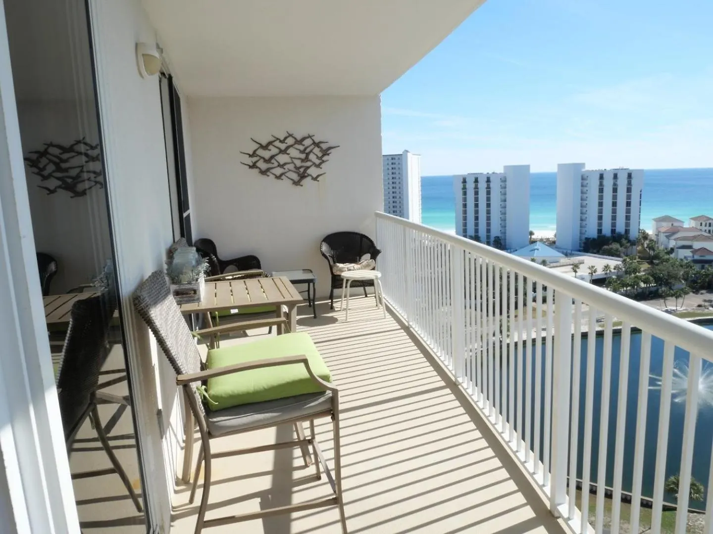 Apartment Terrace At Pelican 1503