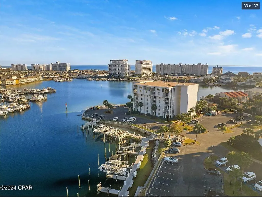 Dolphin Point 106c - Harbor Views & Boat Slip Holiday home Destin