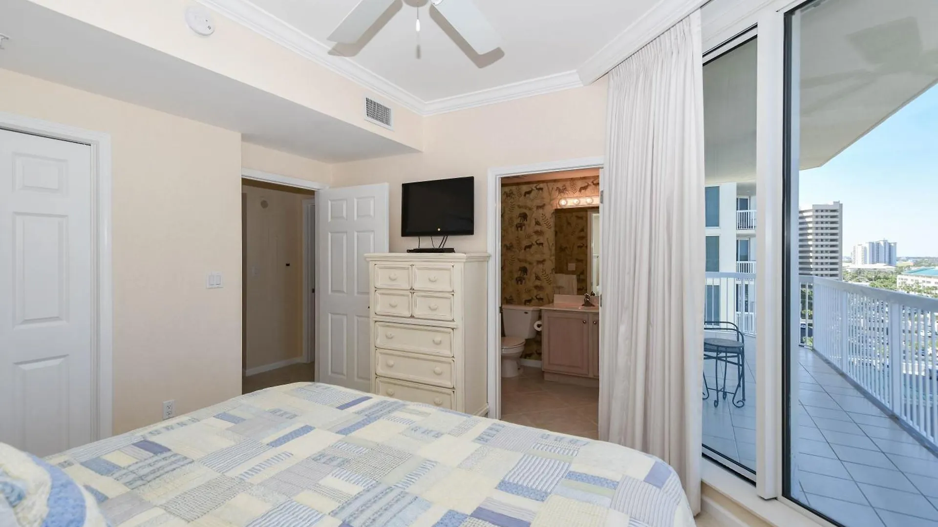 Silver Towers E806 Apartment Destin
