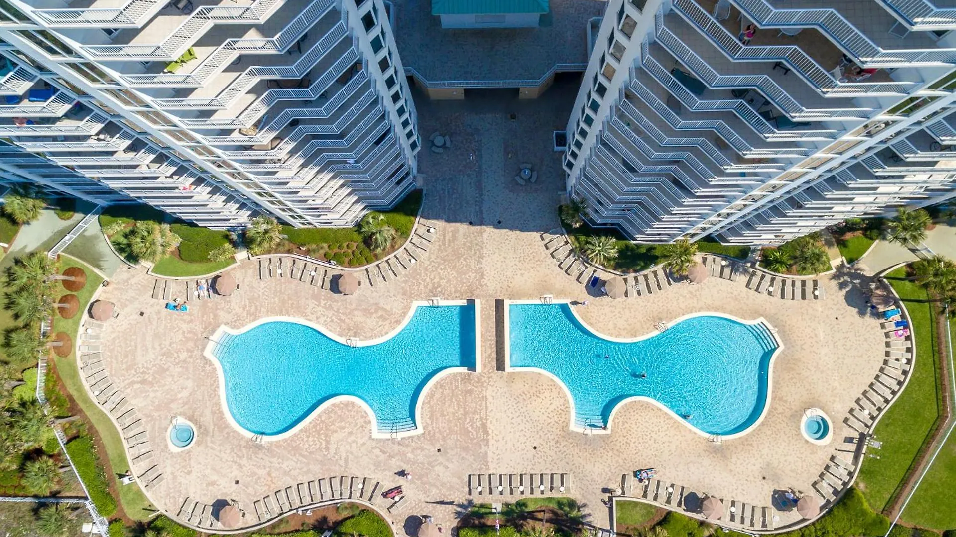Silver Towers E1504 Apartment