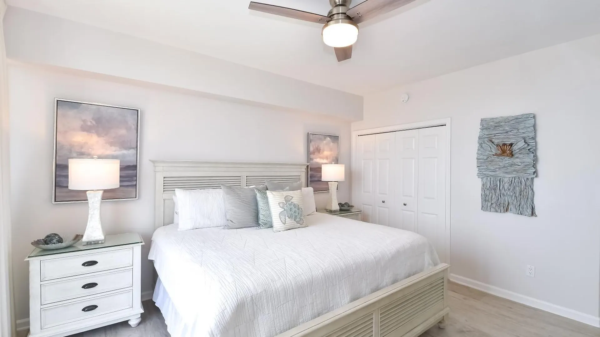 Silver Towers E1504 Apartment