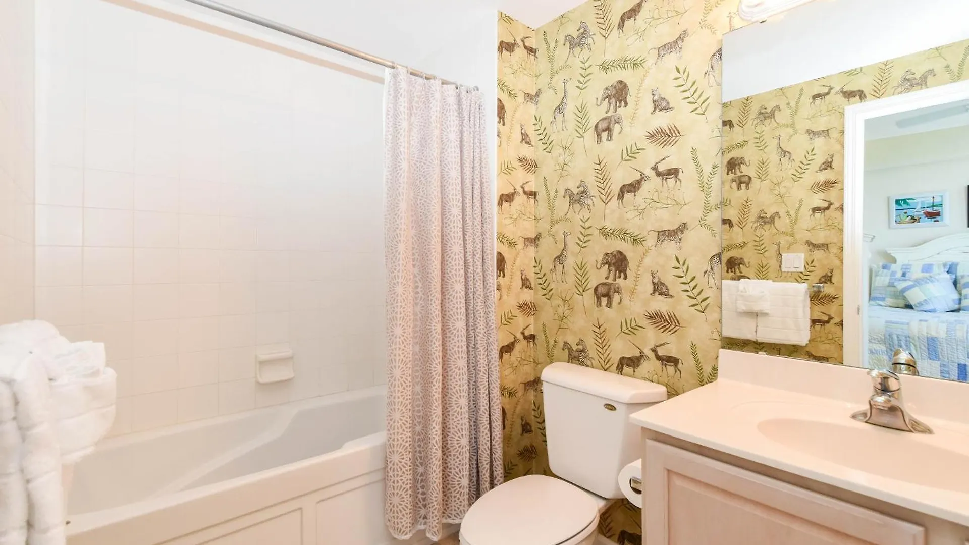 Silver Towers E806 Apartment *