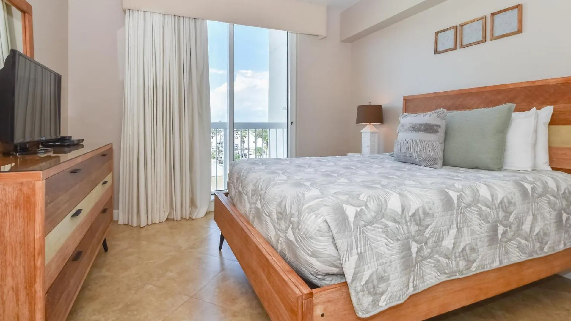 Silver Towers E503