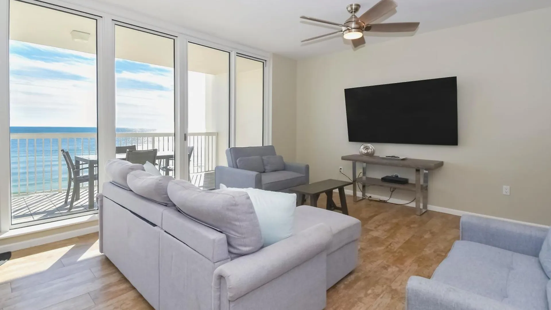 Silver Towers W704 Apartment *