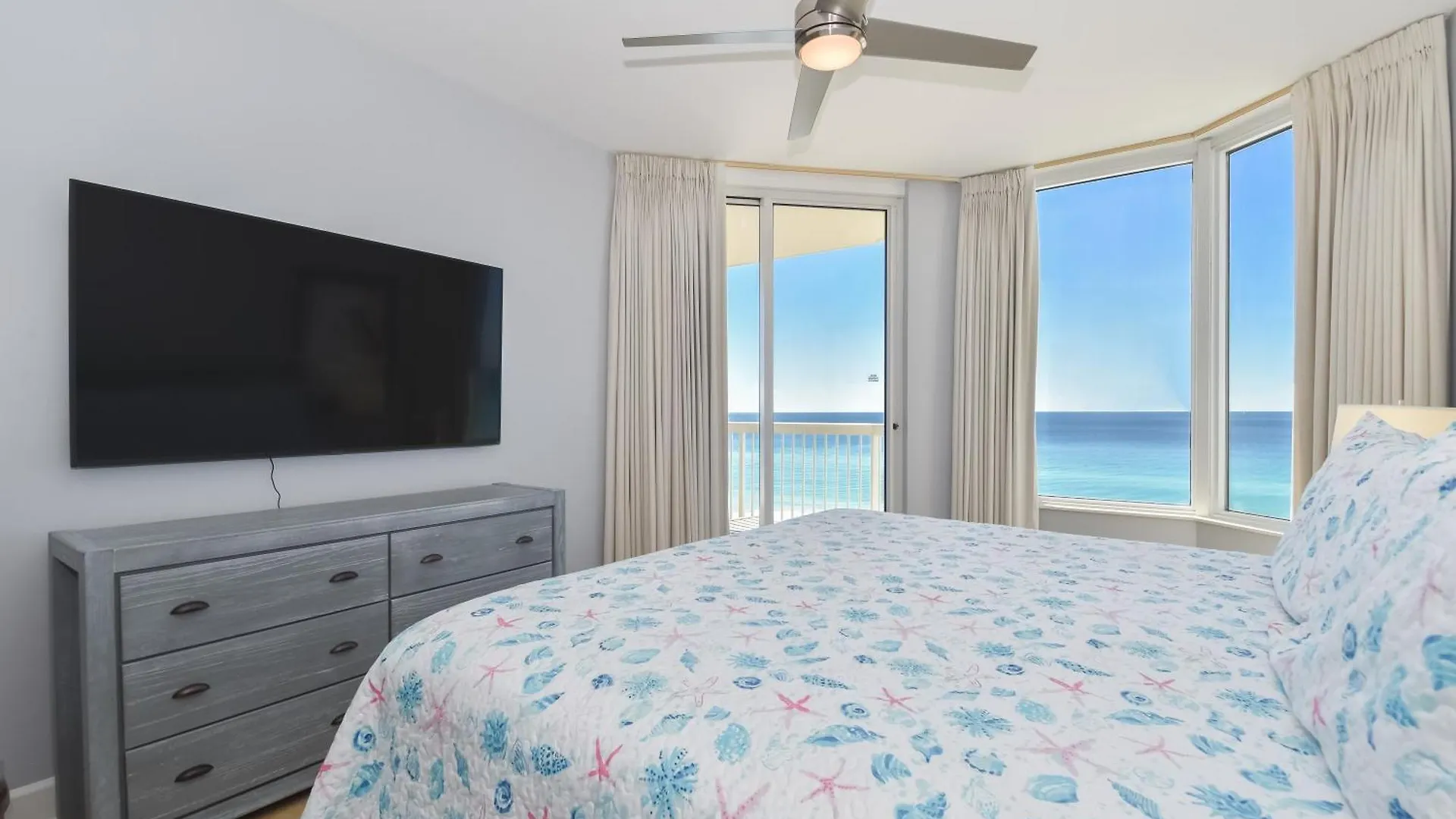 Silver Towers E702 Apartment