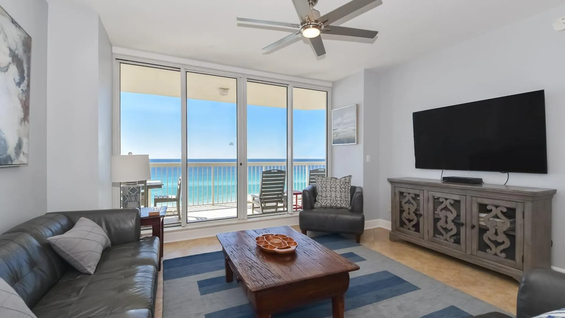 Silver Towers E702 Apartment *
