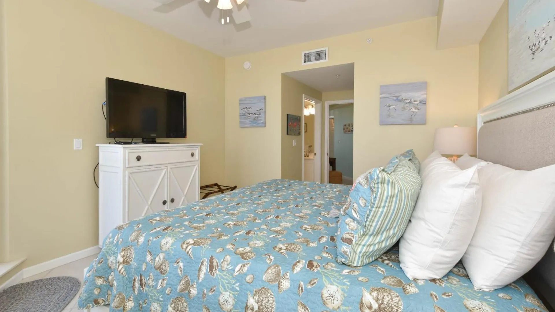 Apartment Silver Towers E1001 *