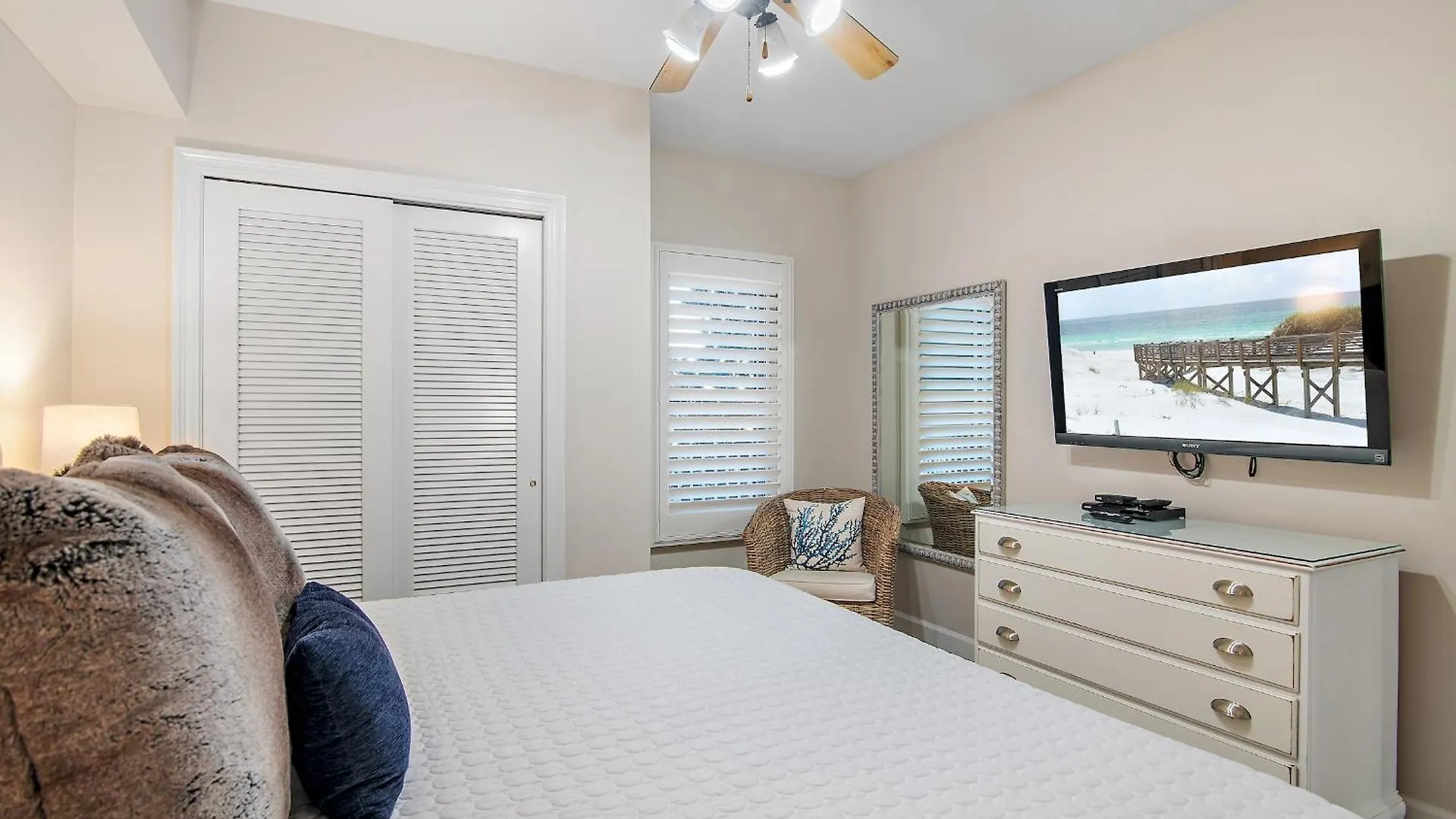 Sterling Shores 417 Apartment