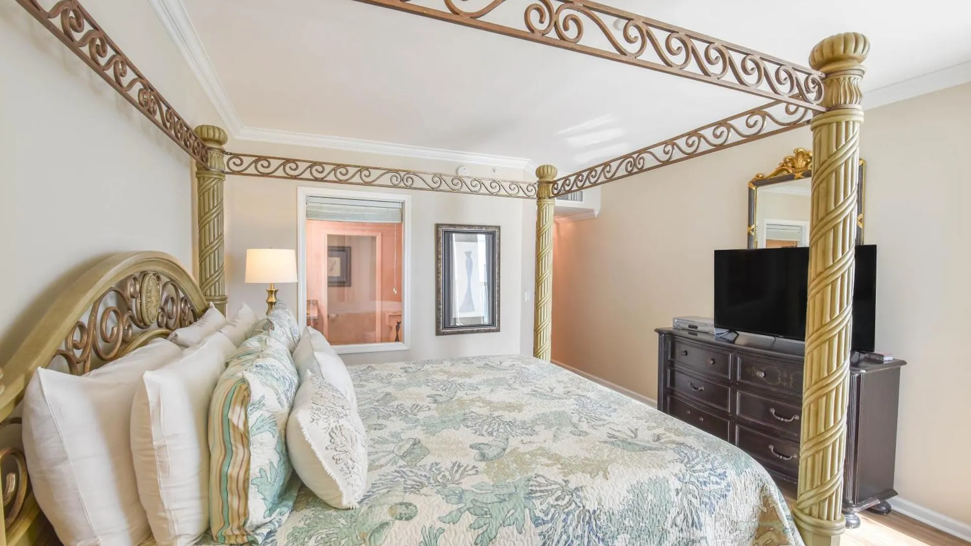 Silver Towers W1203 Apartment *