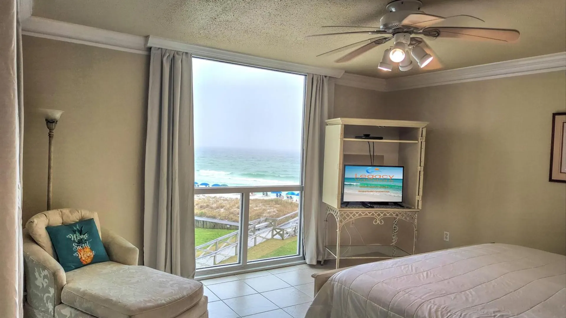 Apartment Slt #2043 - Stunning View! Free Service! *