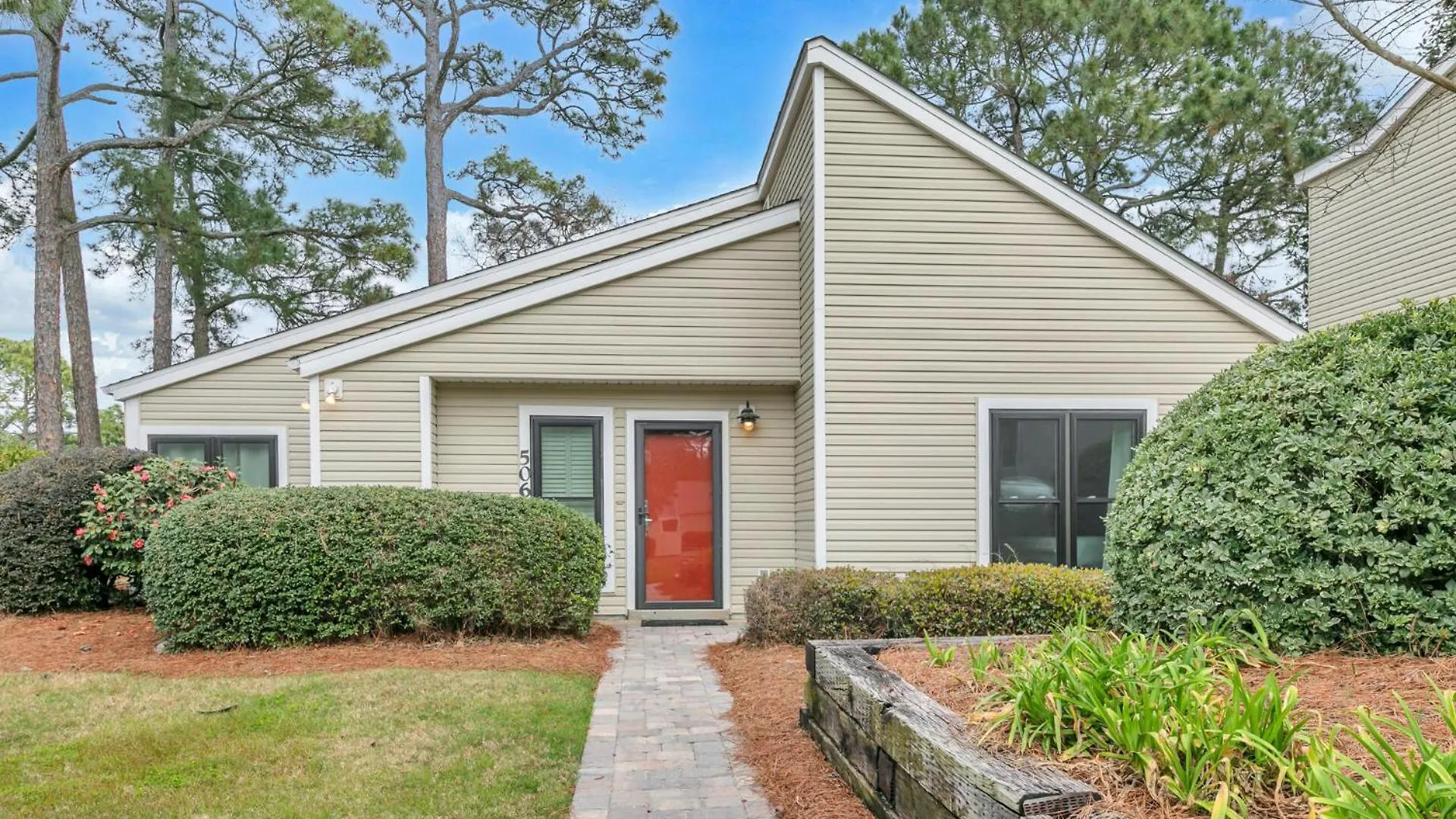 Magnolia Village Unit 506 Is A Beautiful 2 Bed 2 Bath Located In Sandestin Golf And