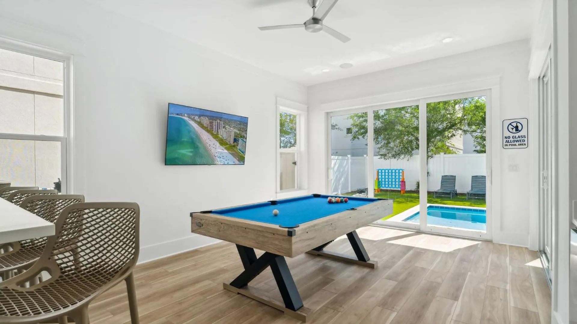 Sandgarden With Pool And Game
