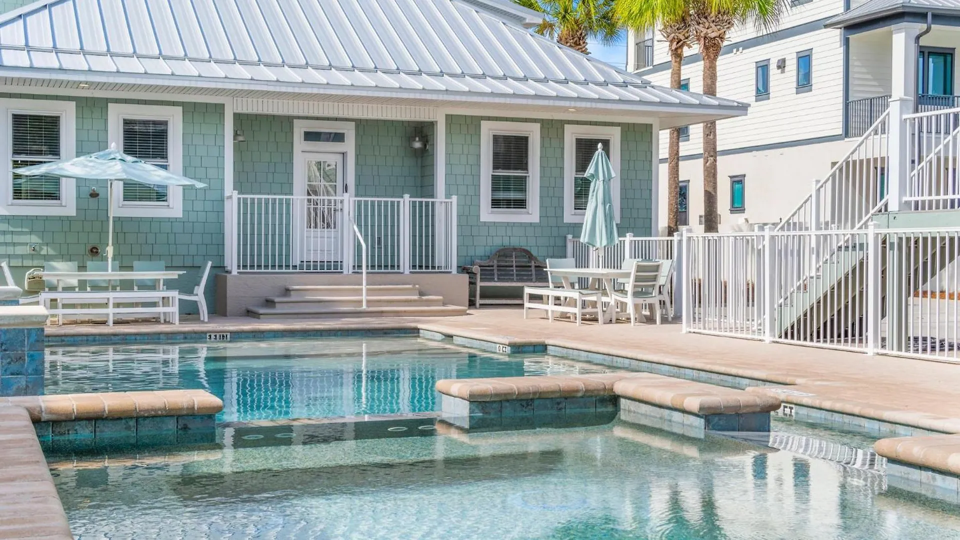 Boomerang House With Private Holiday home *