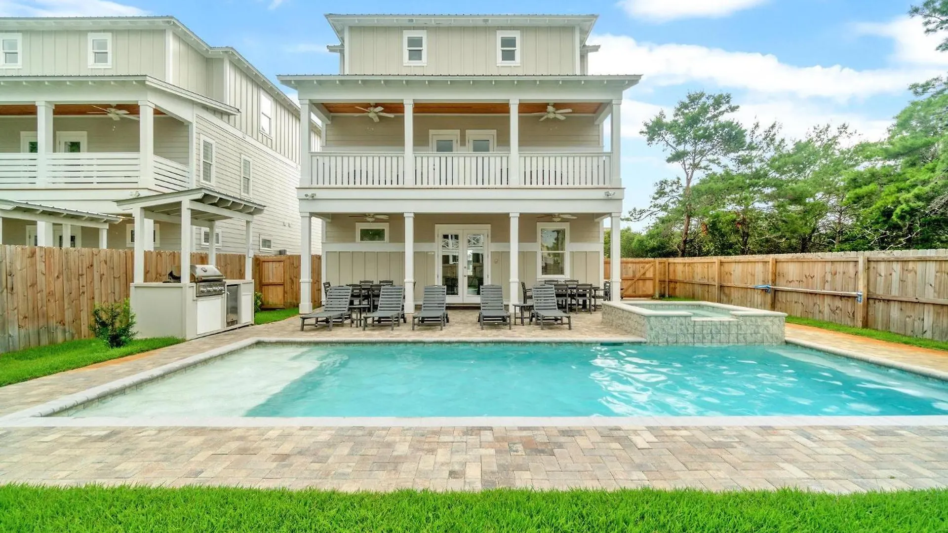Get Your Sun With Jetted Pool And Game Holiday home