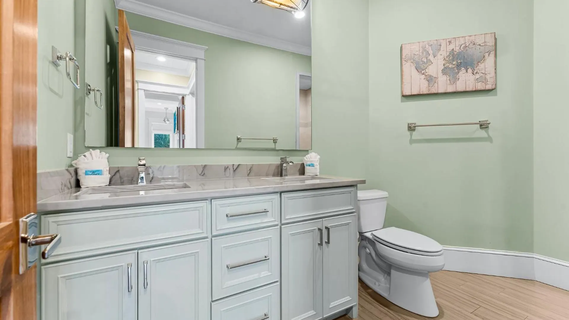 Seastar Palazzo With Views, Lake, And Pool Holiday home Destin