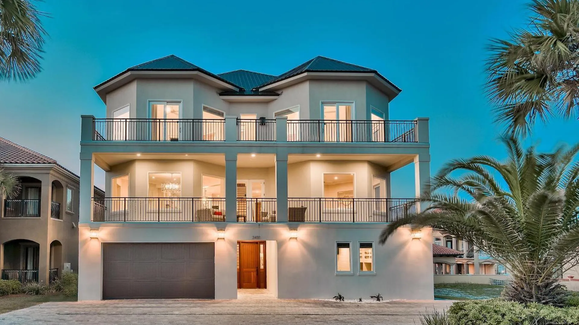 Seastar Palazzo With Views, Lake, And Pool Holiday home *