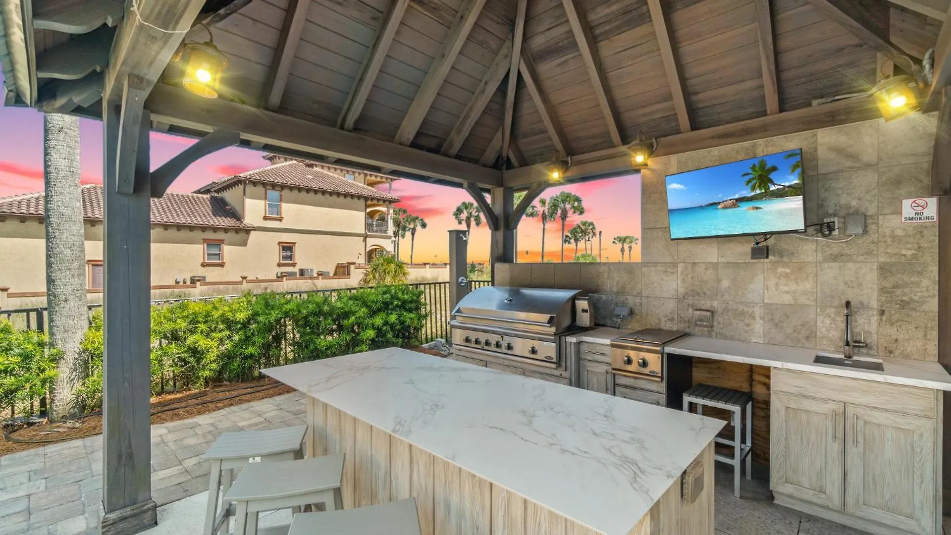 Seastar Palazzo With Views, Lake, And Pool *