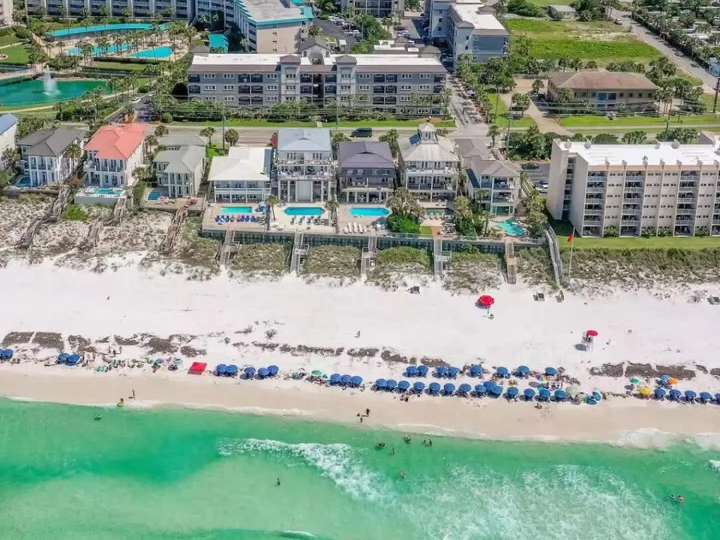 Holiday home Beachside Bliss- Is Minutes From Pool Hot Tub Near Golf *
