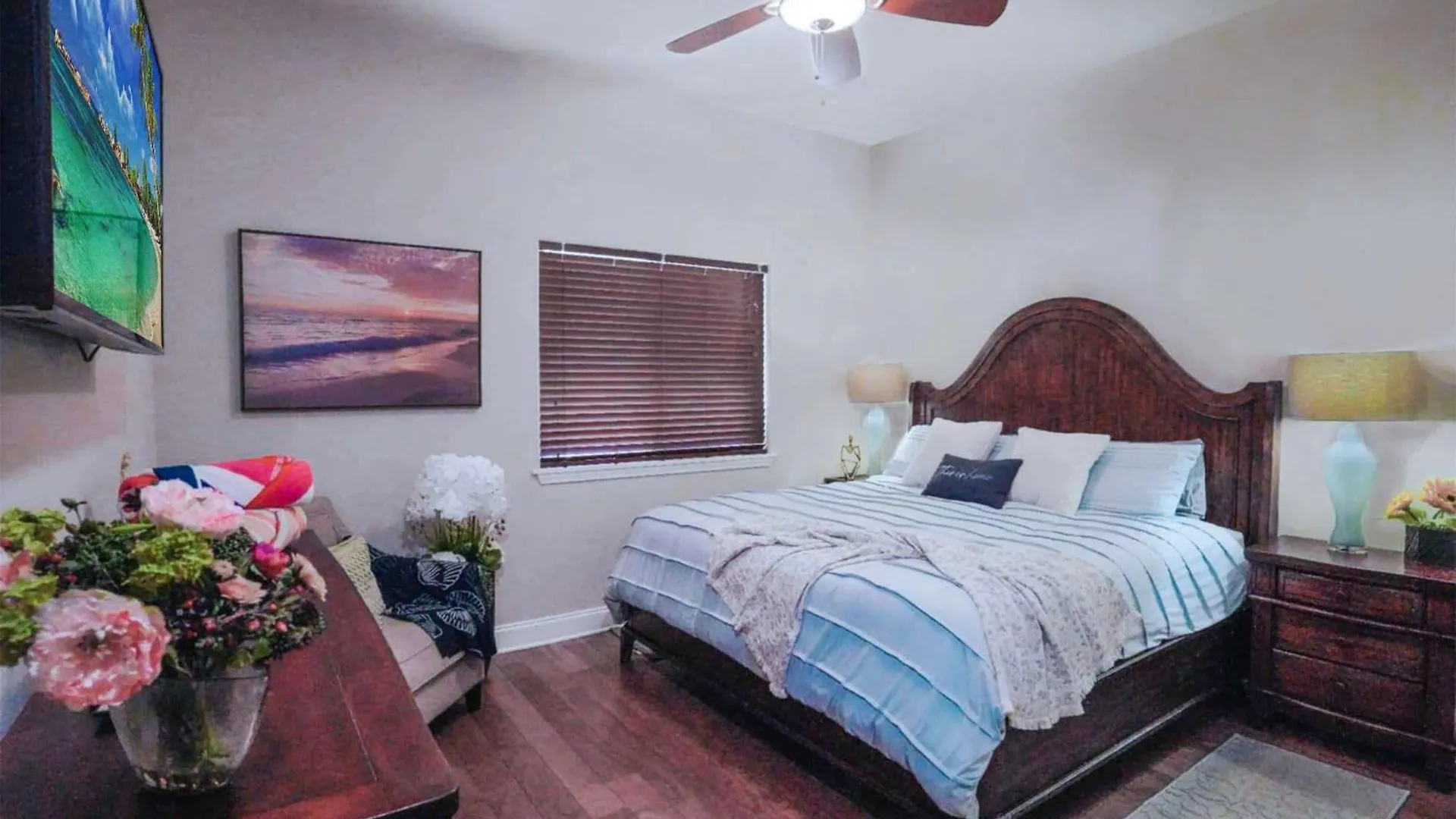 Beachside Bliss- Is Minutes From Pool Hot Tub Near Golf Holiday home Destin