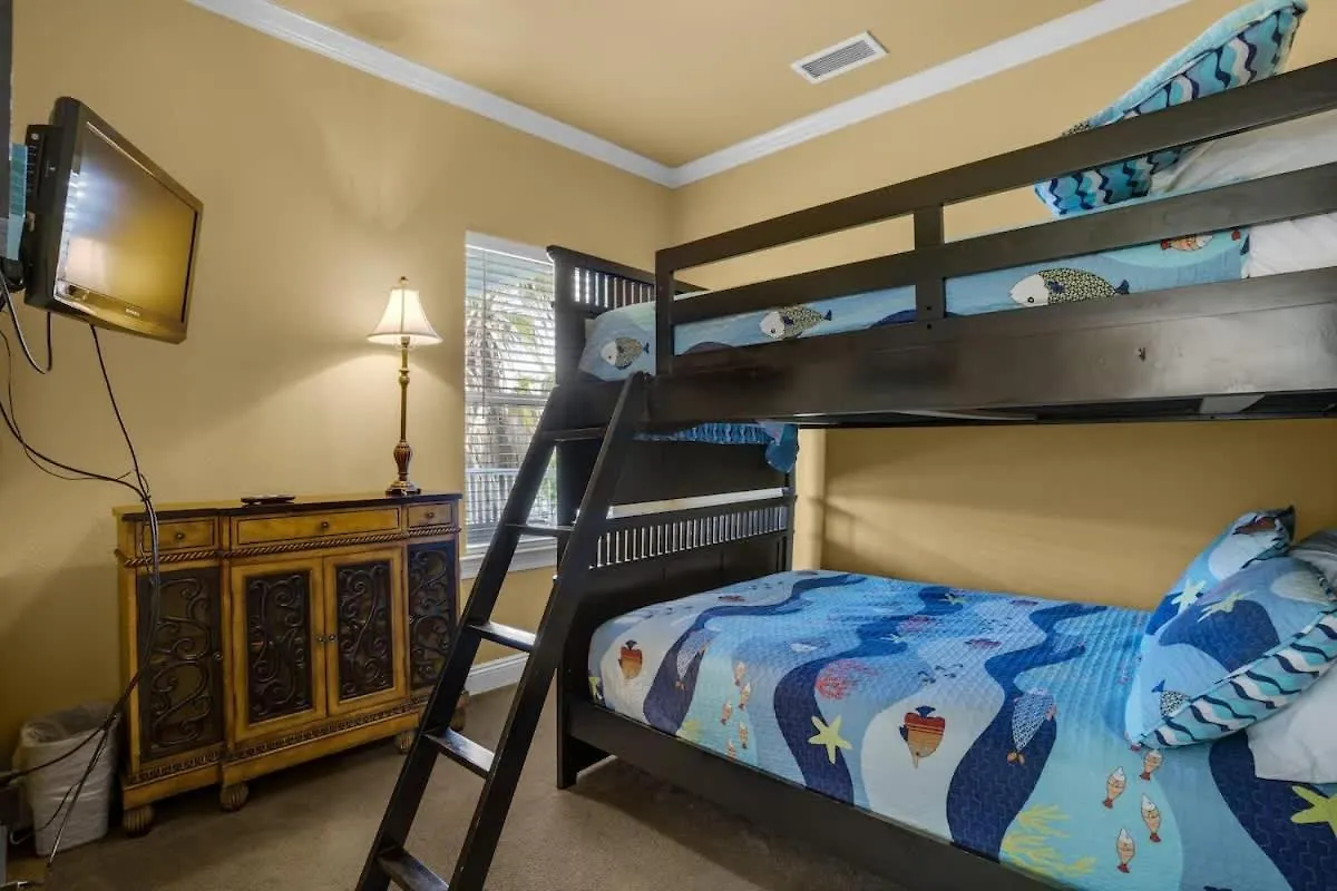 Sweet - 6bdr - Sleeps 14 - Next 2 *