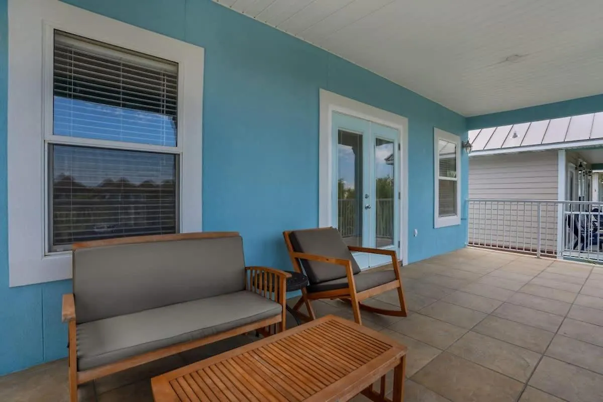 Sweet - 6bdr - Sleeps 14 - Next 2 *