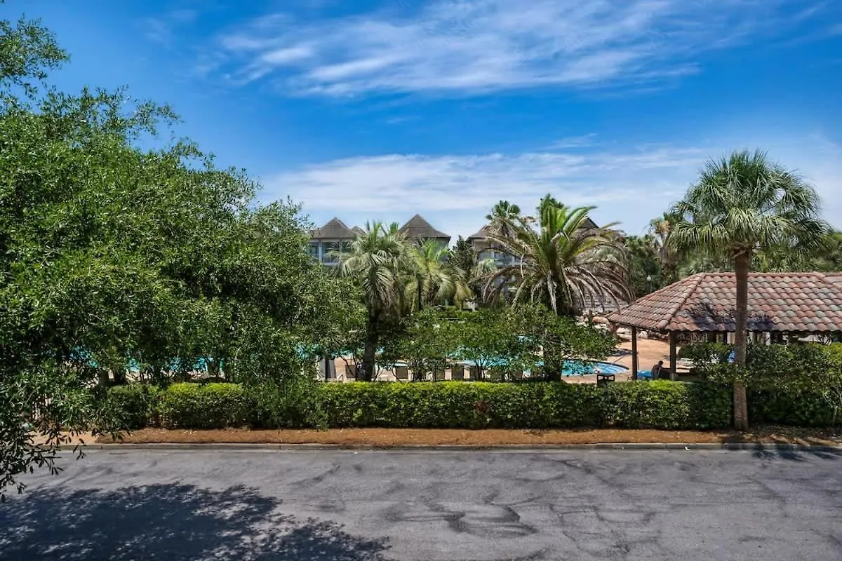 Sweet - 6bdr - Sleeps 14 - Next 2