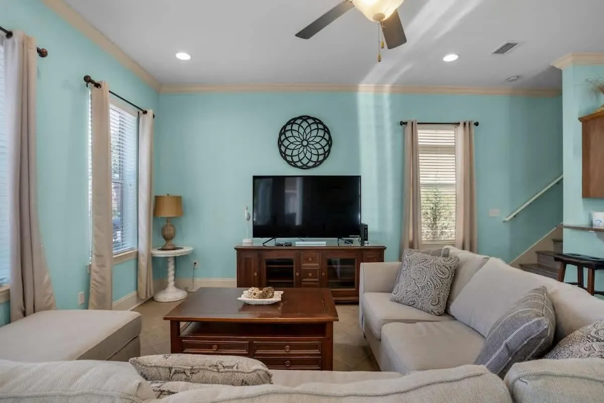 Sweet - 6bdr - Sleeps 14 - Next 2 *