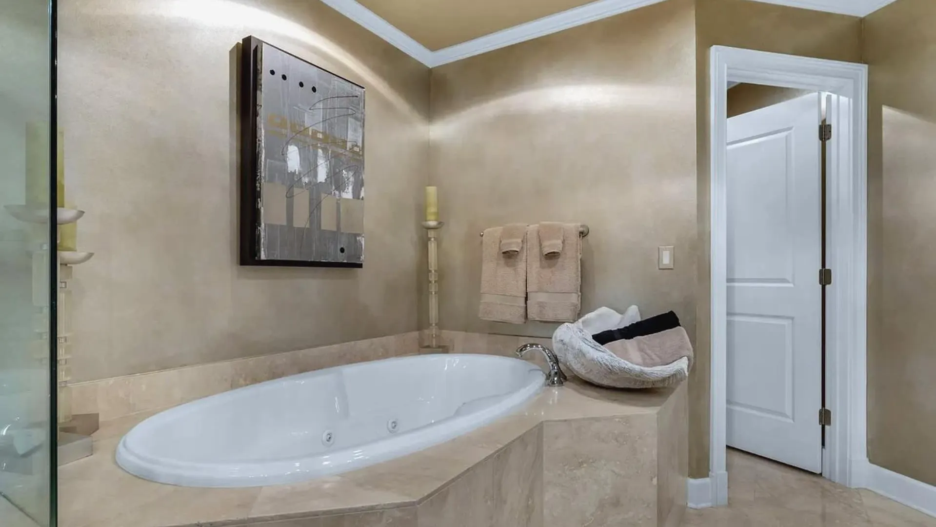 Stunning 3 Bedroom 3 Bath Gulf-front Apartment *