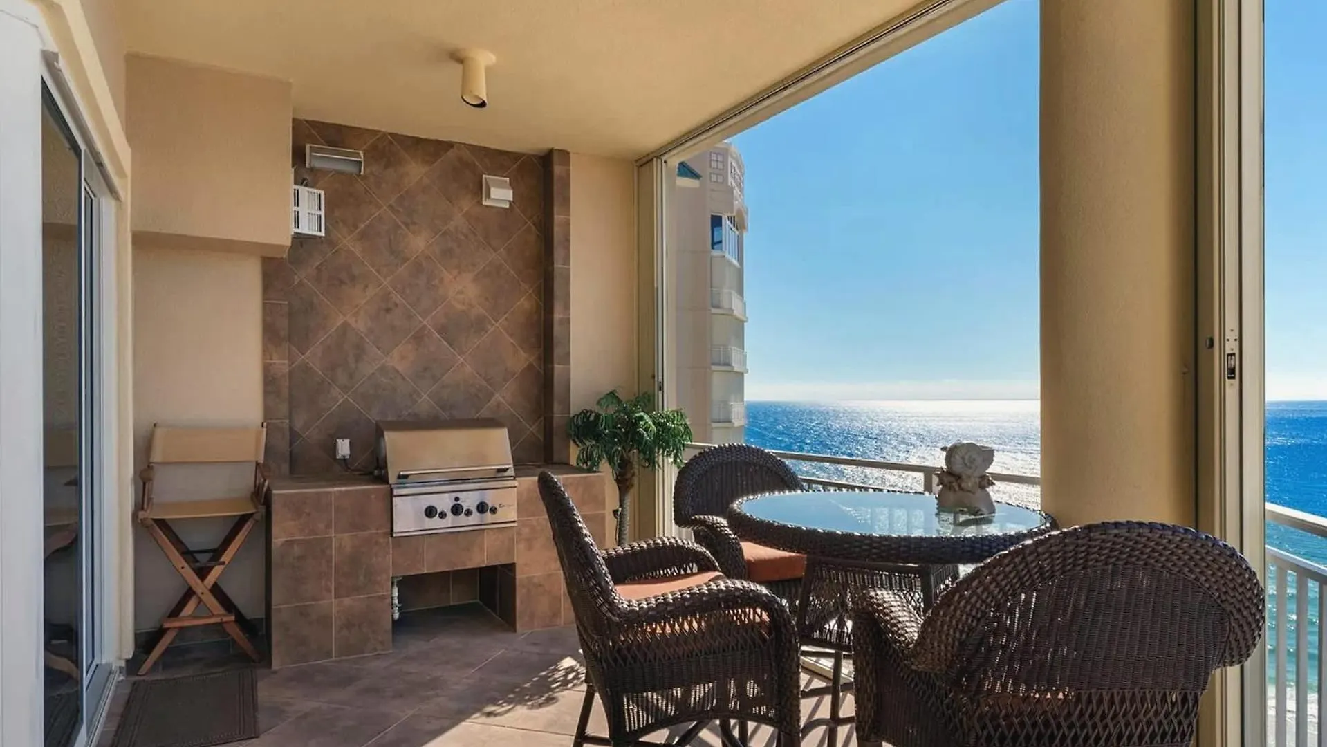 Stunning 3 Bedroom 3 Bath Gulf-front Apartment Destin