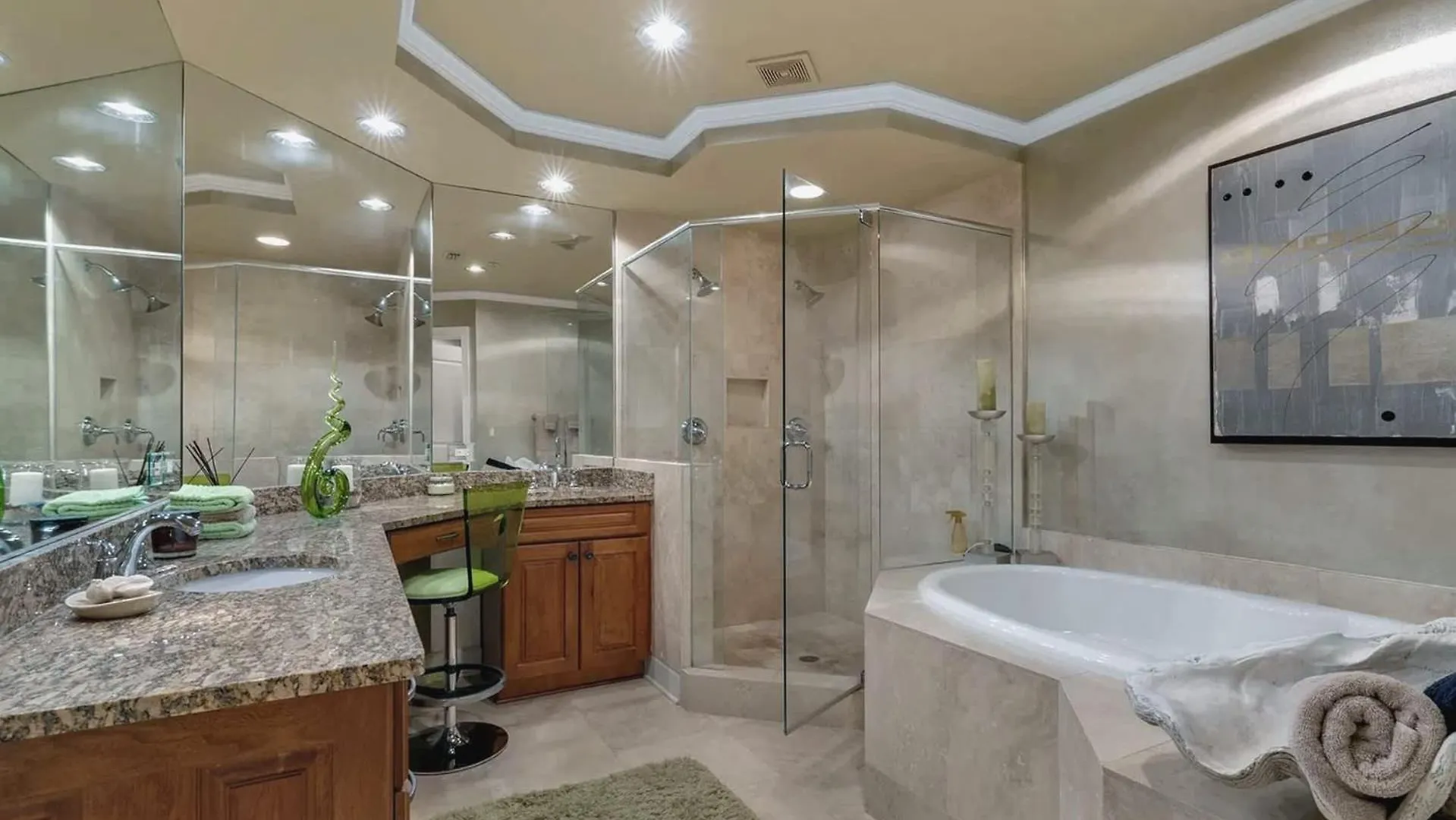 Stunning 3 Bedroom 3 Bath Gulf-front *