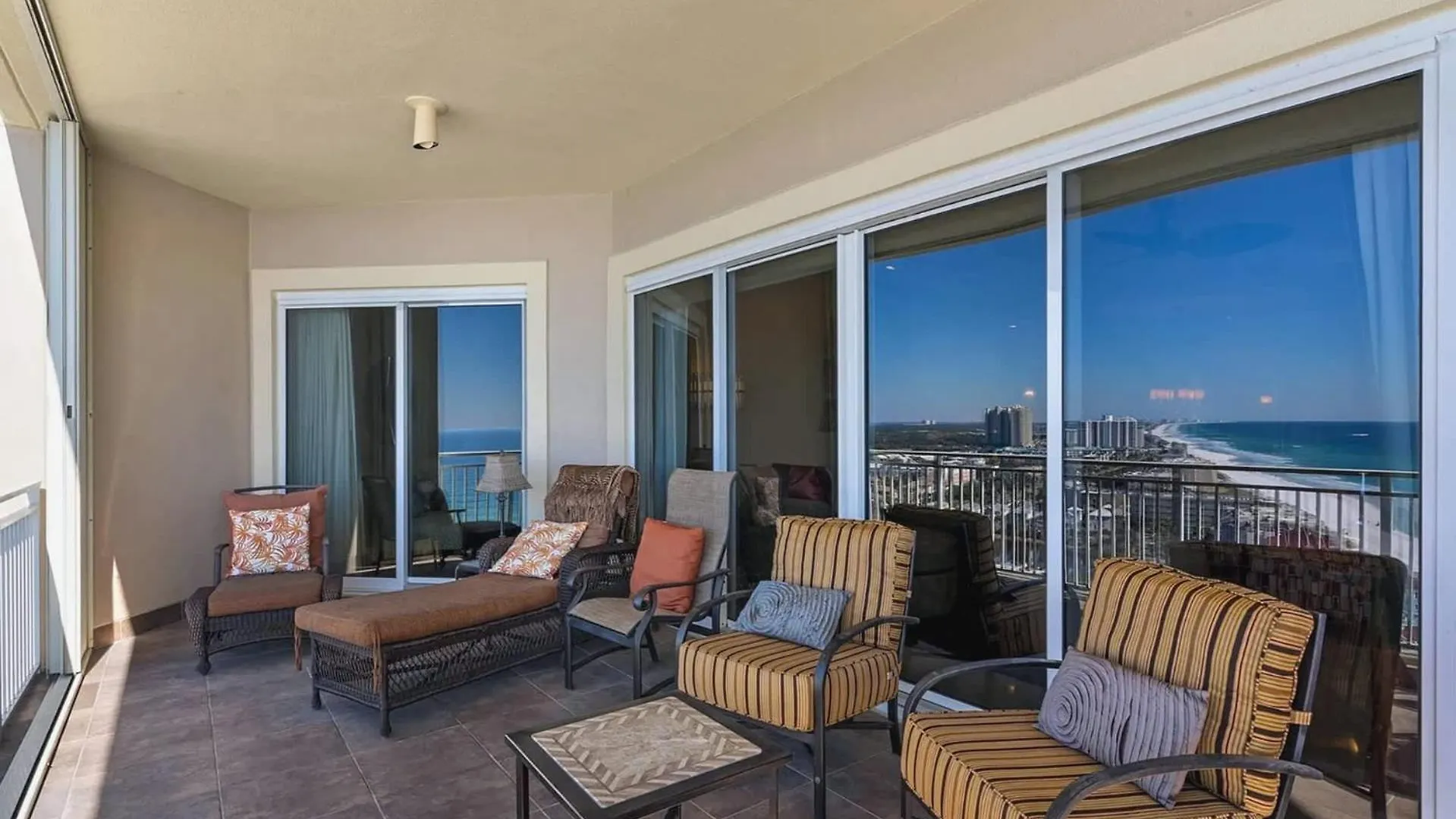 Apartment Stunning 3 Bedroom 3 Bath Gulf-front