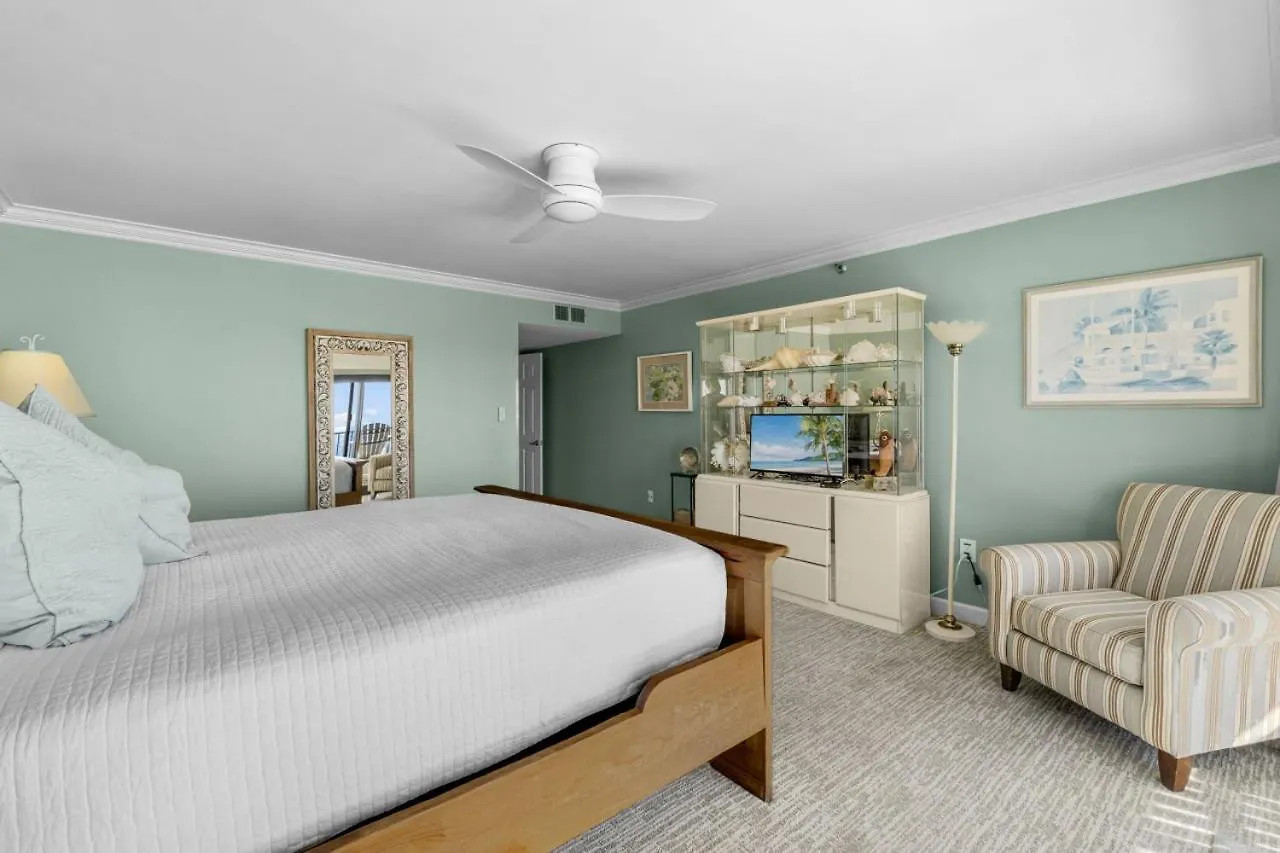 Holiday home New 30 Foot Oceanfront Balcony Oceanfront Pool *