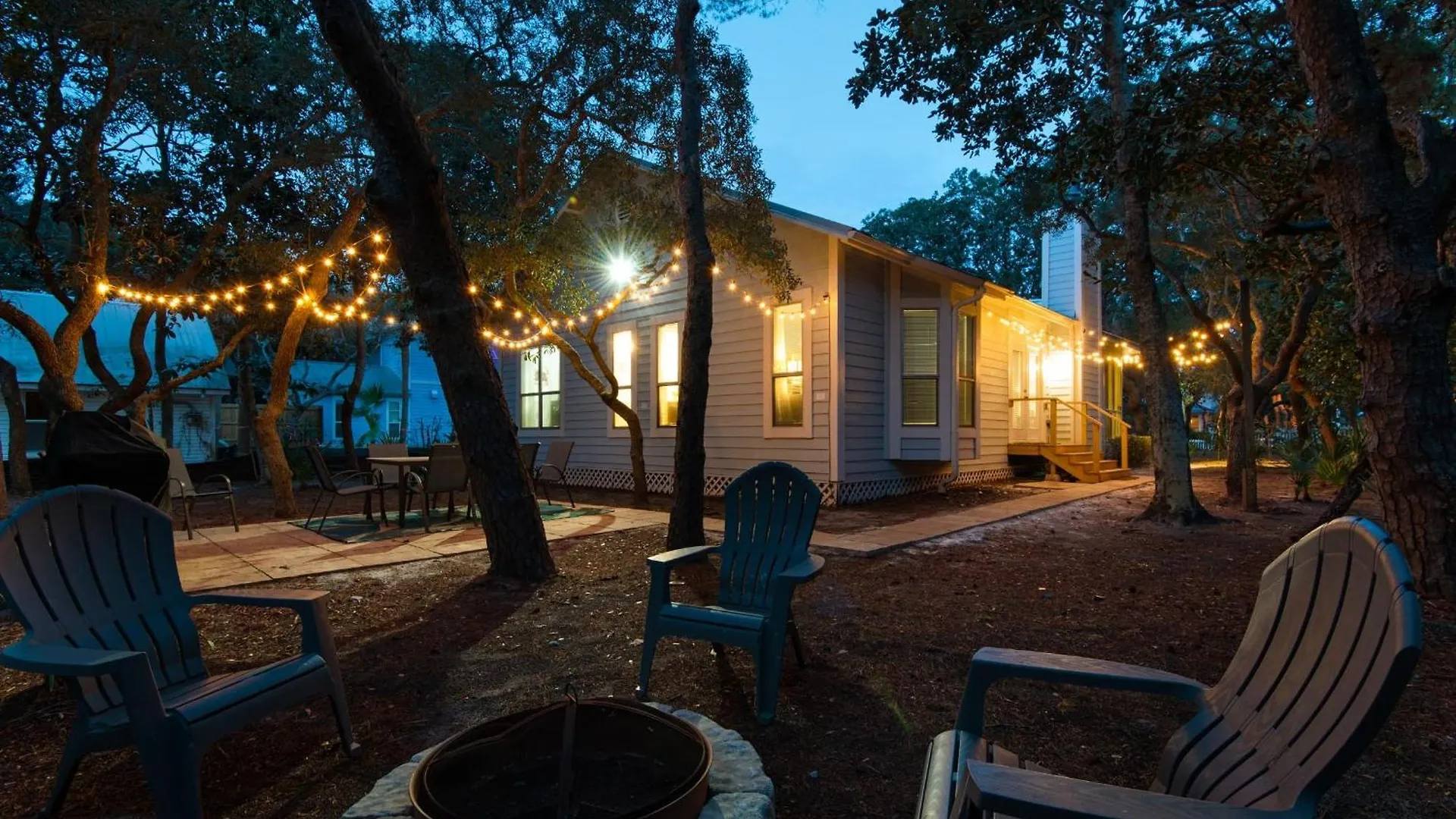 Holiday home Beachwood Bliss *