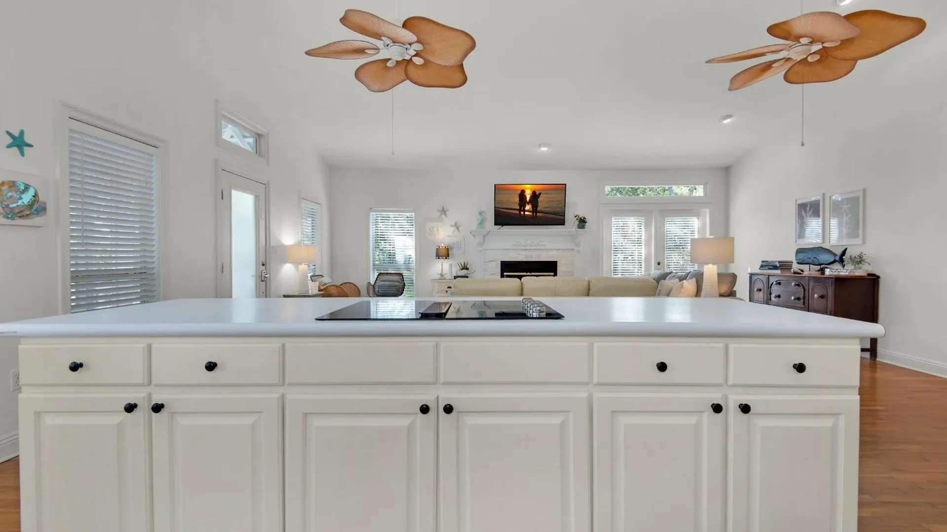 Holiday home Beachwood Bliss