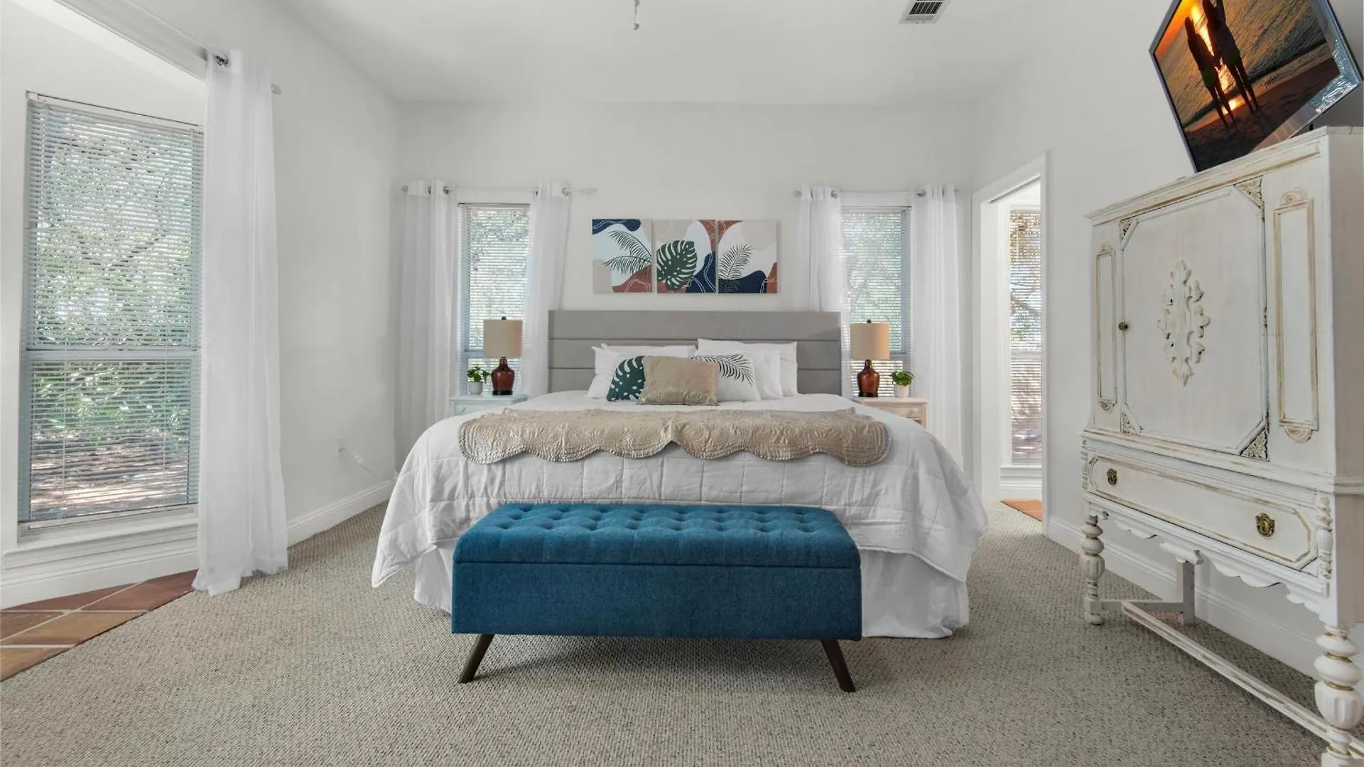 Holiday home Beachwood Bliss