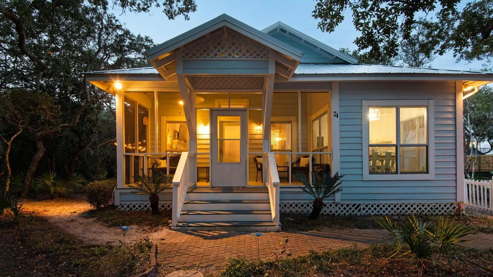 Holiday home Beachwood Bliss